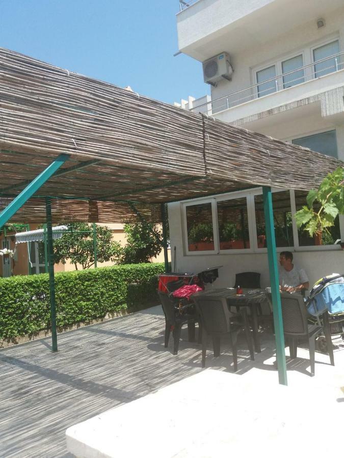 Mona&Mike Apartments Tivat Bagian luar foto